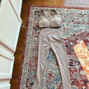 Beyond Yoga Set in Chai